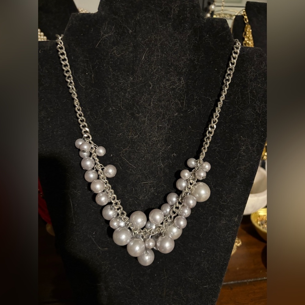 Elegant Silver Pearl Necklace